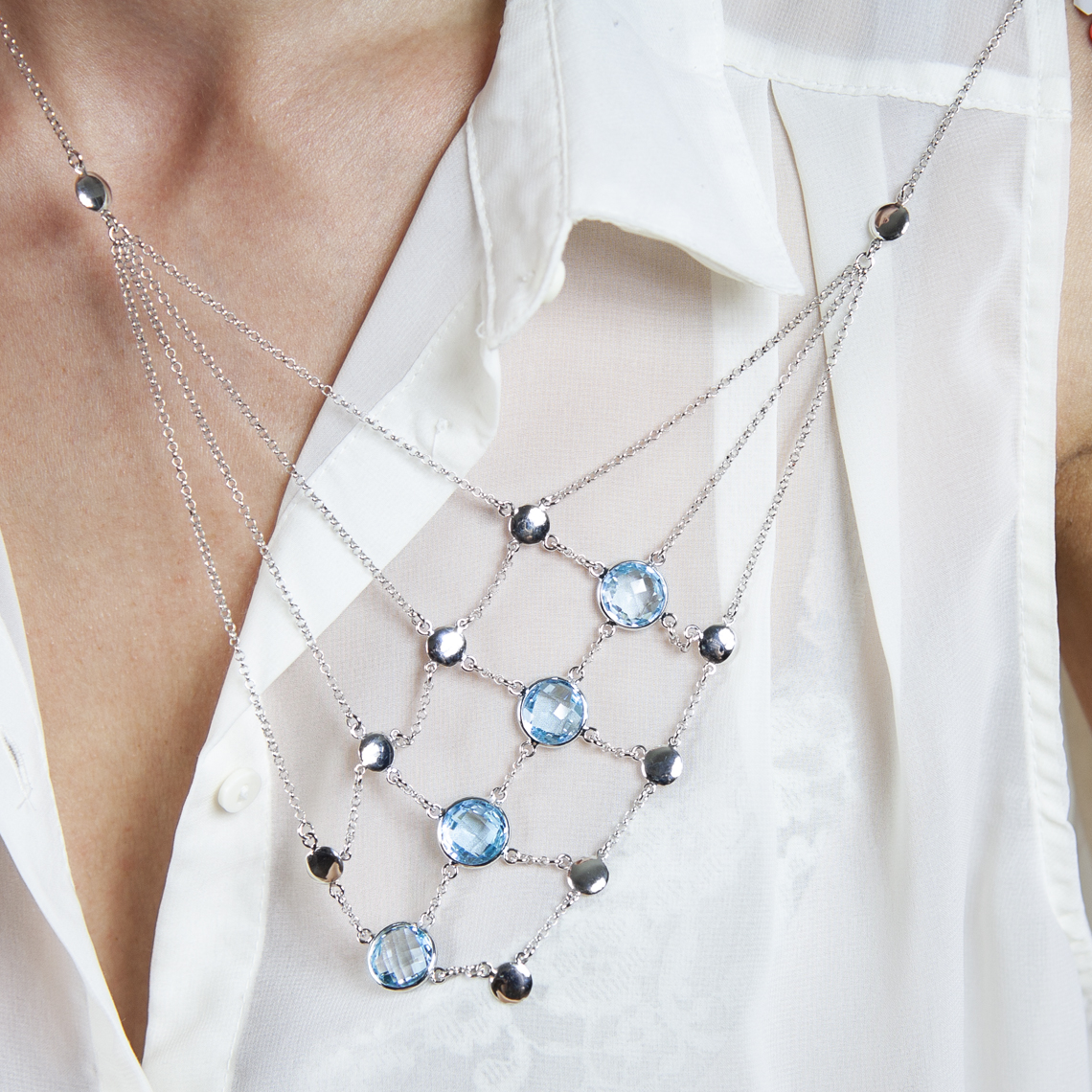 Collana multifilo in argento con topazio azzurro naturale, lavorata a mano