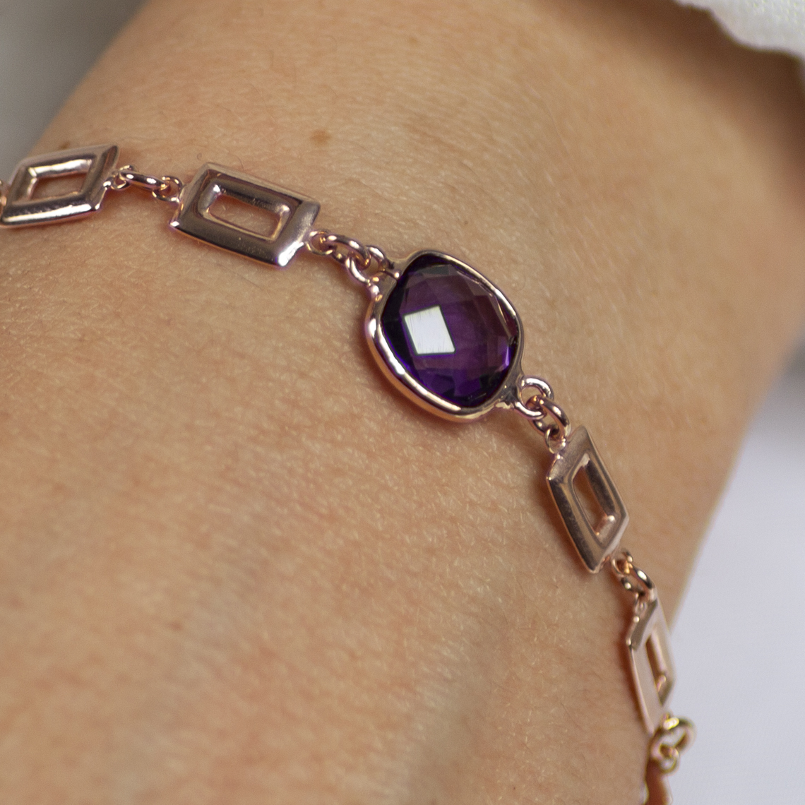 Bracciale argento placcato oro giallo con ametista viola