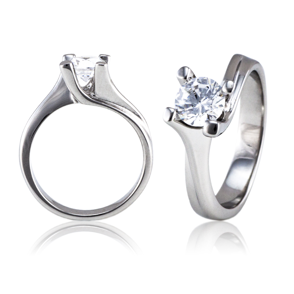 Anello solitario in argento con zircone